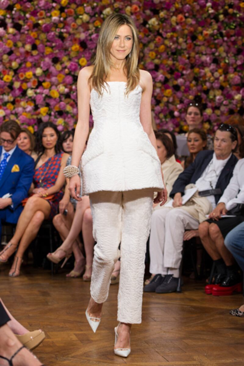 galleries/2012/08/15/jennifer-aniston-wedding-dress-suggestions-from-alexander-mcqueen-to-stella-mccartney/jenn-dresses-7_etwo9a