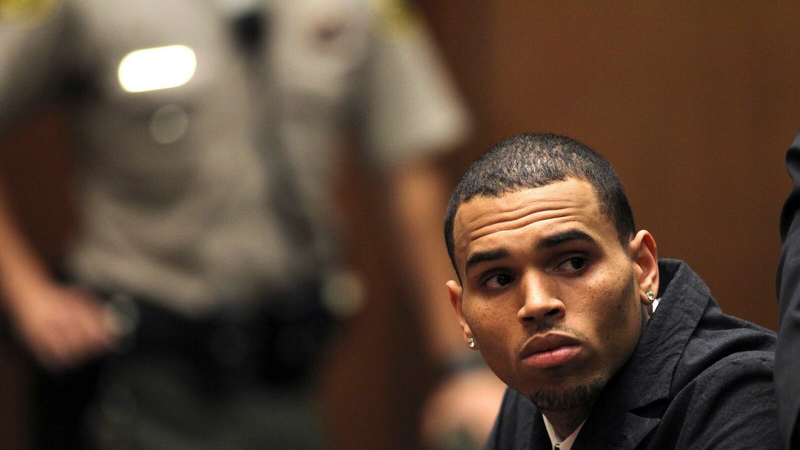 cheats/2015/09/26/chris-brown-denied-visa-over-character/150927-brown-cheat_qu1b4j