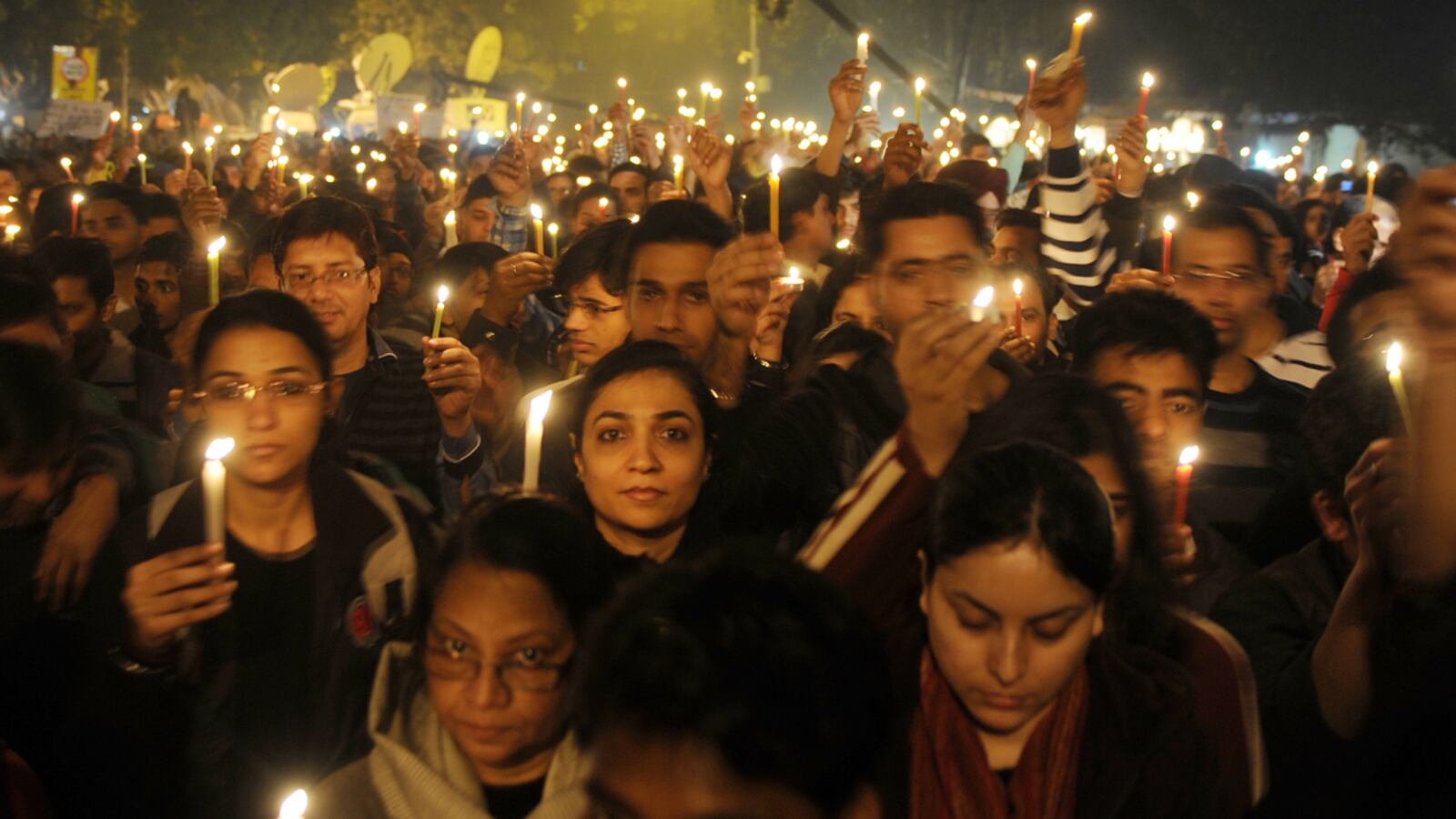 cheats/2012/12/29/6-charged-in-indian-gang-rape/india-rape-victim-dies-cheat_ej86lx