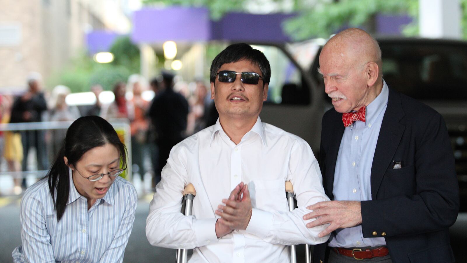 cheats/2012/05/24/chinese-dissident-prosecute-officials/chen-brother-beijing-cheat_ilw17w