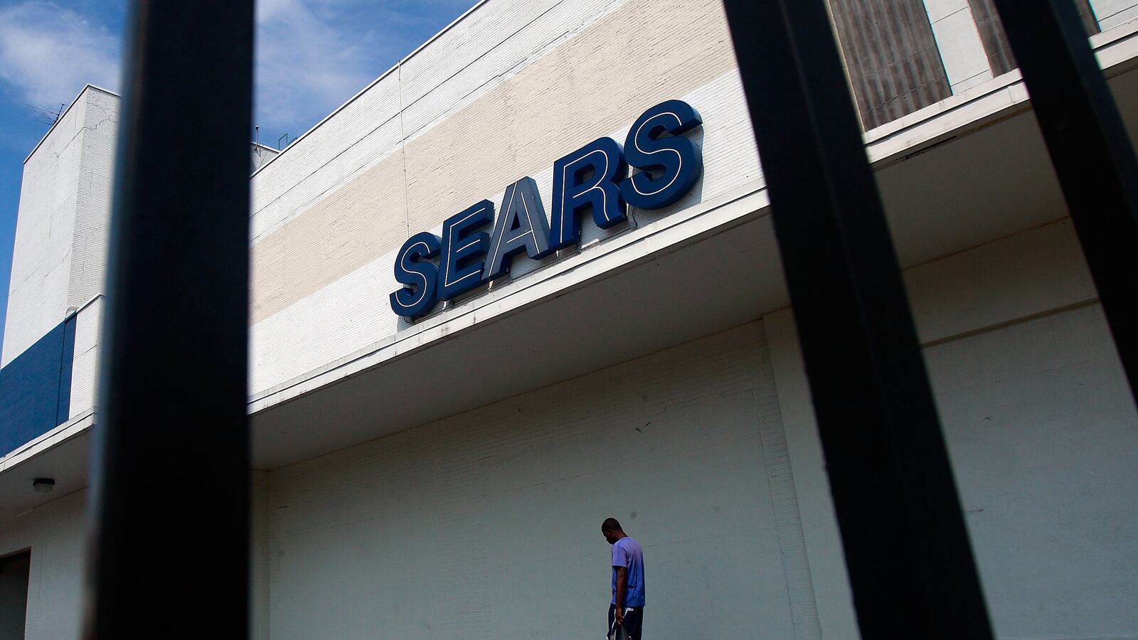 cheats/2013/09/30/ex-sears-workers-sue-for-discrimination/130822-sears-oconnor-tease_qim3zi