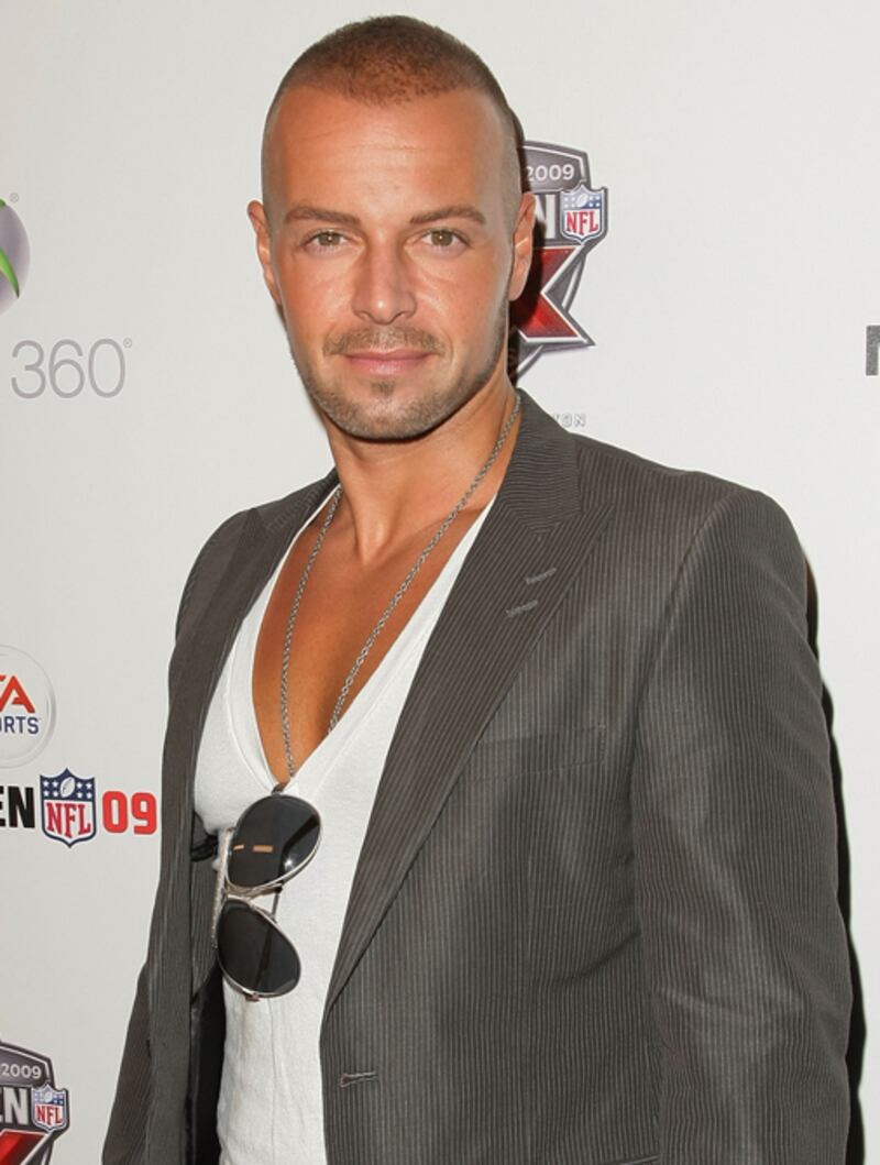 galleries/2011/06/02/man-cleavage/man-cleavage-lawrence_ubfds2