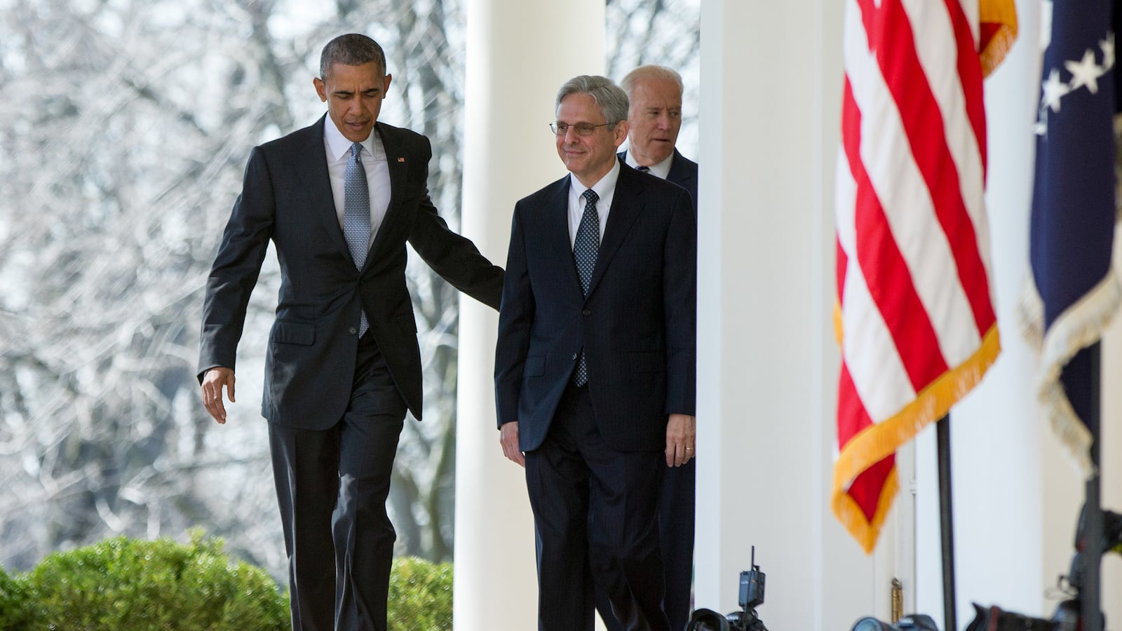 articles/2016/04/06/obama-s-nuclear-option-for-the-supreme-court-order-the-senate-back-into-session/160405-michaelson-obama-scotus-tease_l9rcxl