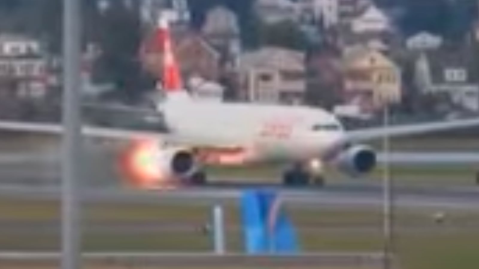 Swiff Air Lines plane spews flames