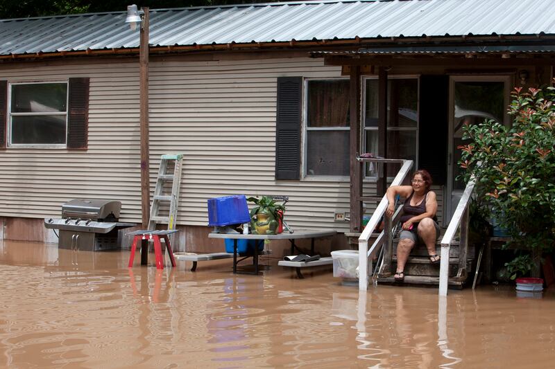 galleries/2016/04/18/houston-s-flood-emergency-photos/160601-texas-flooding-01_m2jyhe