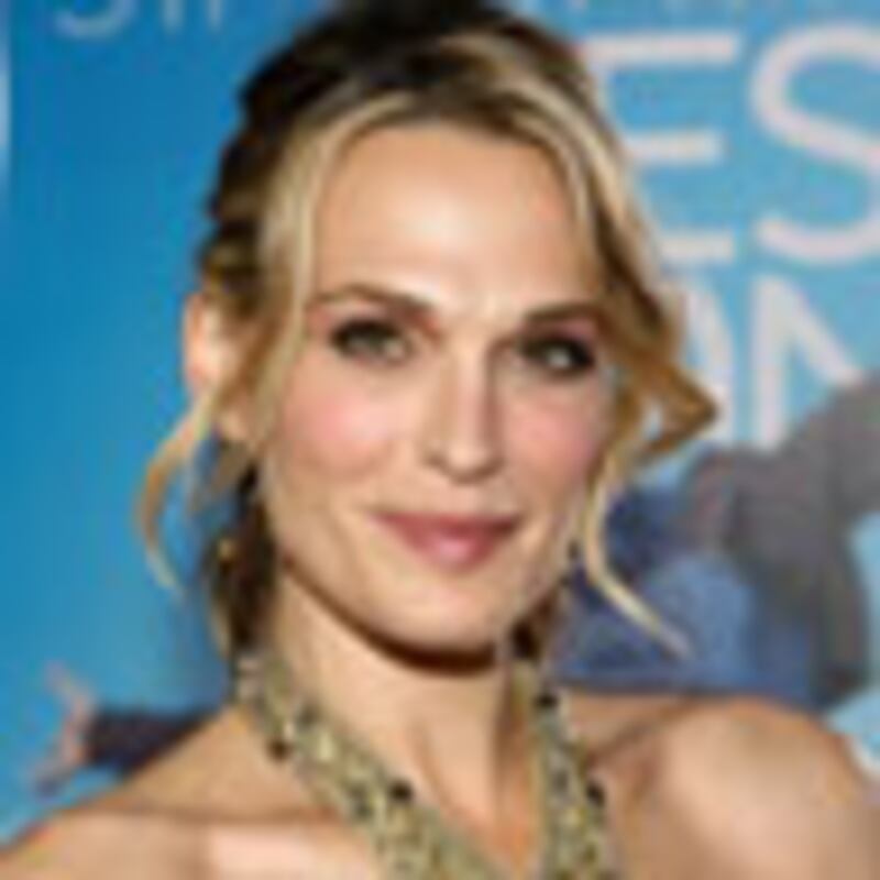articles/2009/05/08/you-should-meet-my-mother/author-photo---molly-sims_jshfc2