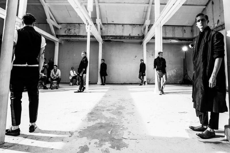 galleries/2013/07/01/backstage-at-men-s-fashion-week-in-paris-and-milan-spring-summer-2014-photos/130630-backstage-fashion-haider-ackermann2_qjx8lg