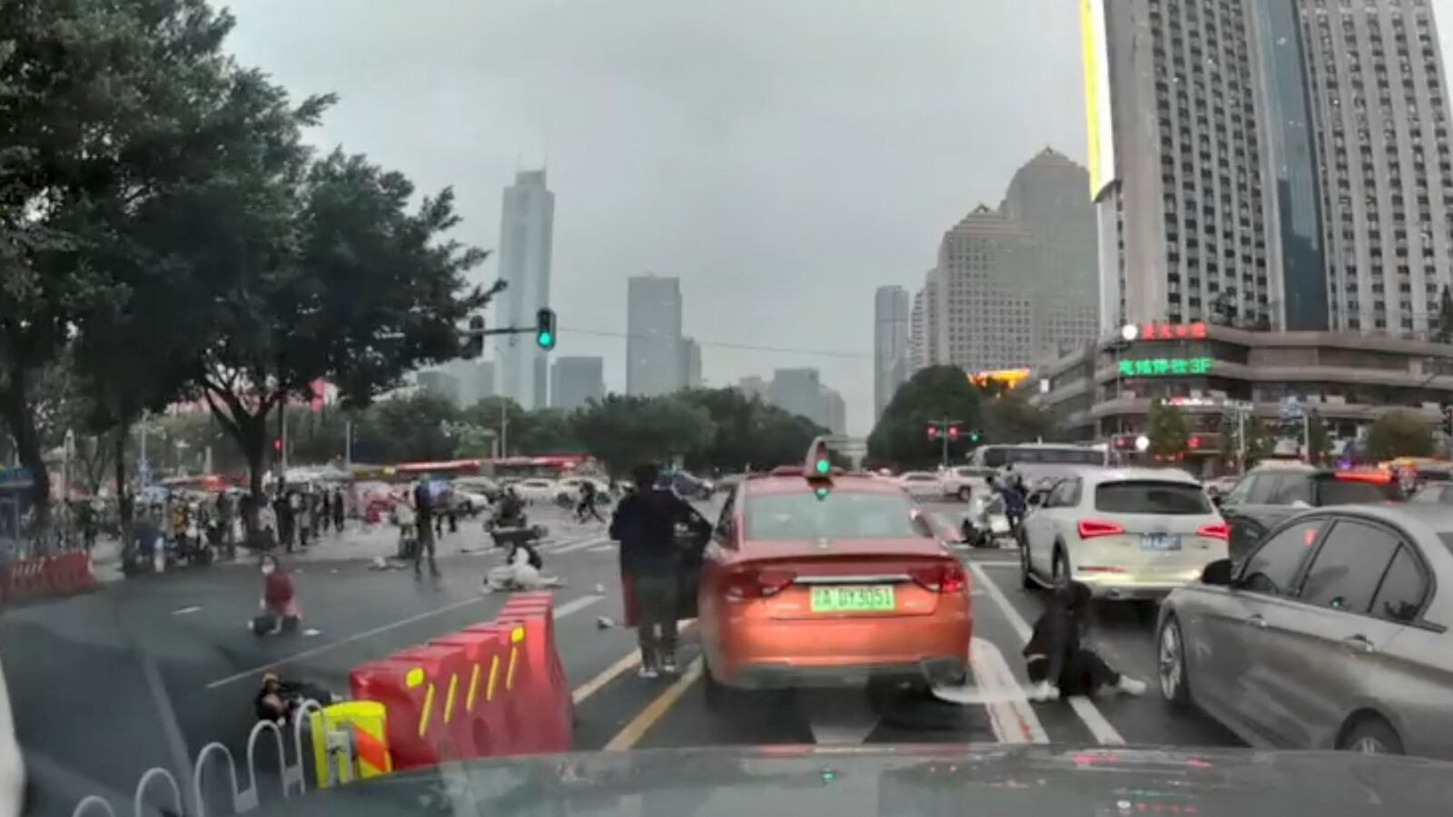 2023-01-12T053330Z_164102235_RC2TOY9G7OMW_RTRMADP_3_CHINA-CRIME-GUANGZHOU_wgtvvb