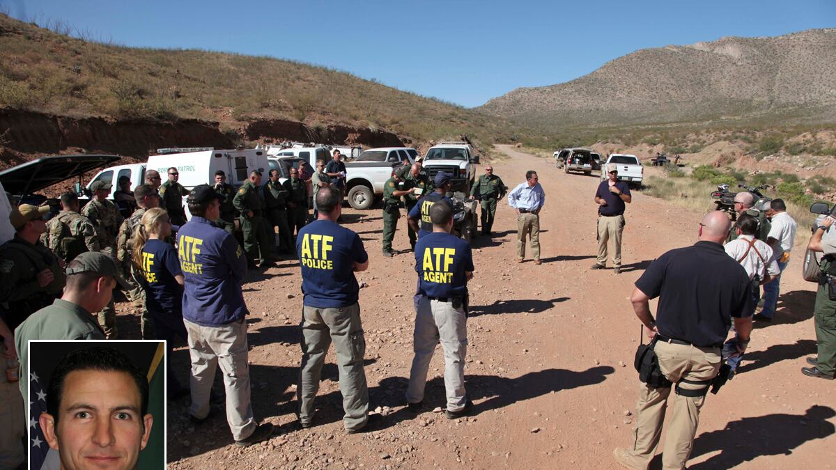 articles/2012/10/03/was-shooting-of-border-patrol-agents-in-arizona-an-ambush/pelisek-border-agent-naco-tease-embed_crh9qz