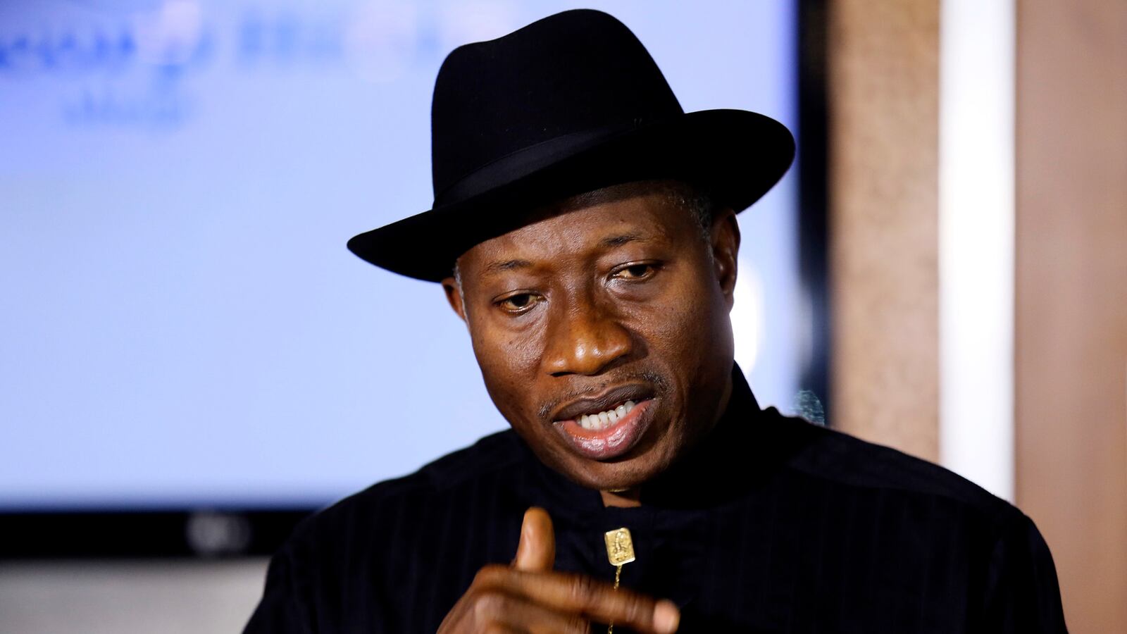 cheats/2014/05/11/nigeria-refused-help-finding-girls/140511-nigeria-president-cheat_oskxqi