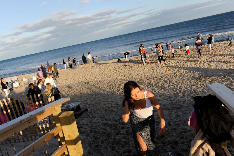 articles/2013/05/28/hamptons-summer-rentals-top-1-million/130528-hamptons-summer-rentals-cnbc-tease_bdlxjy