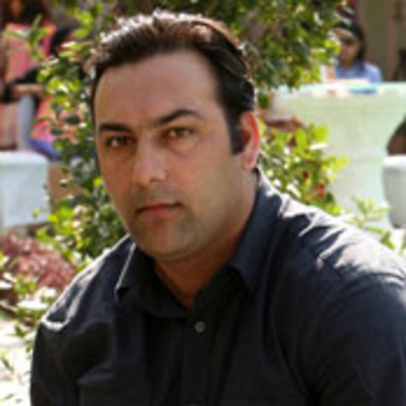 articles/2010/03/27/peering-into-kashmirs-turmoil/peer-kashmir_90785_sxo0gm