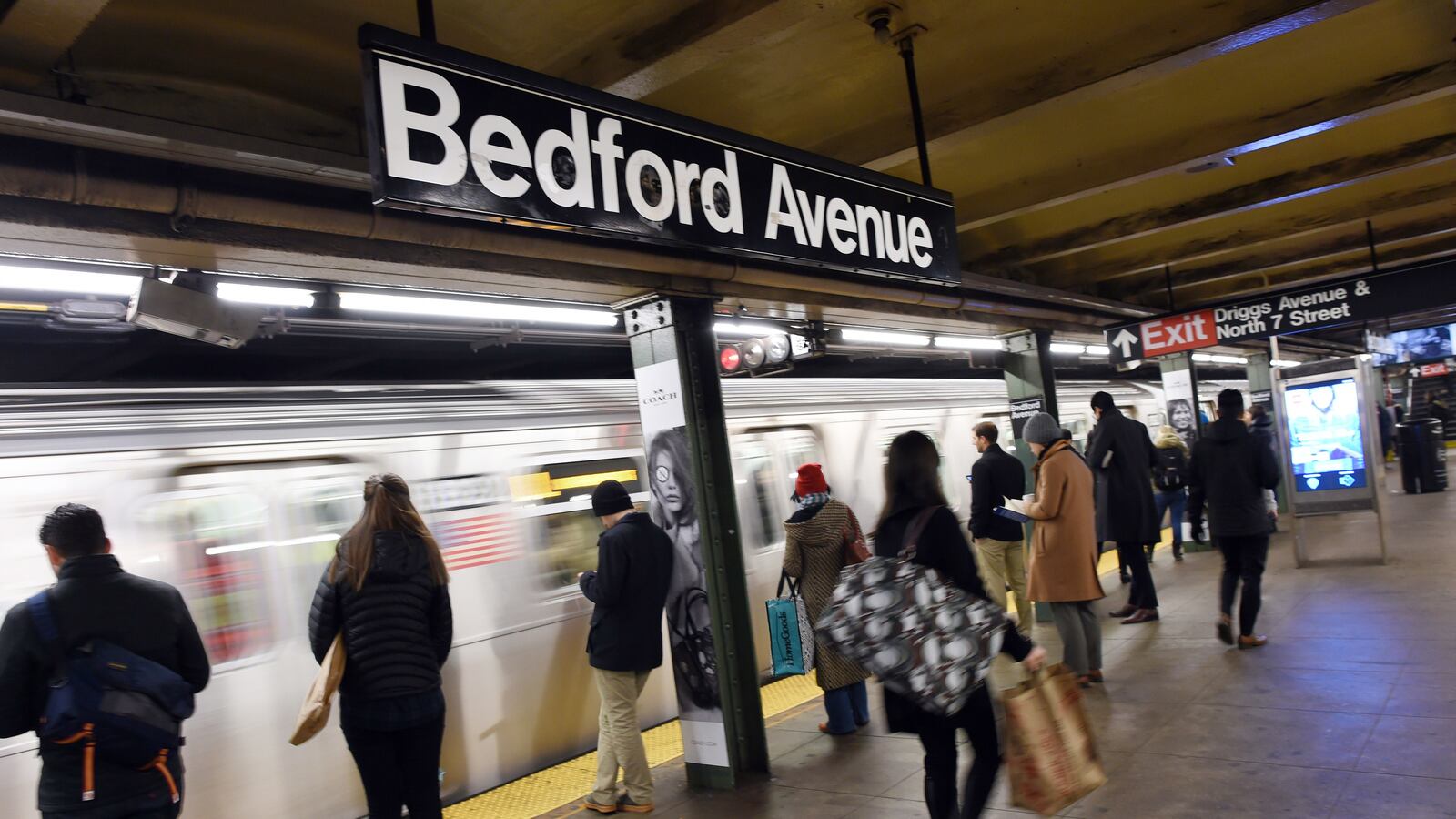 articles/2016/05/05/brooklyn-braces-mta-yawns-as-l-train-apocalypse-approaches/160505-bates-nyc-train-tease_zj2hae