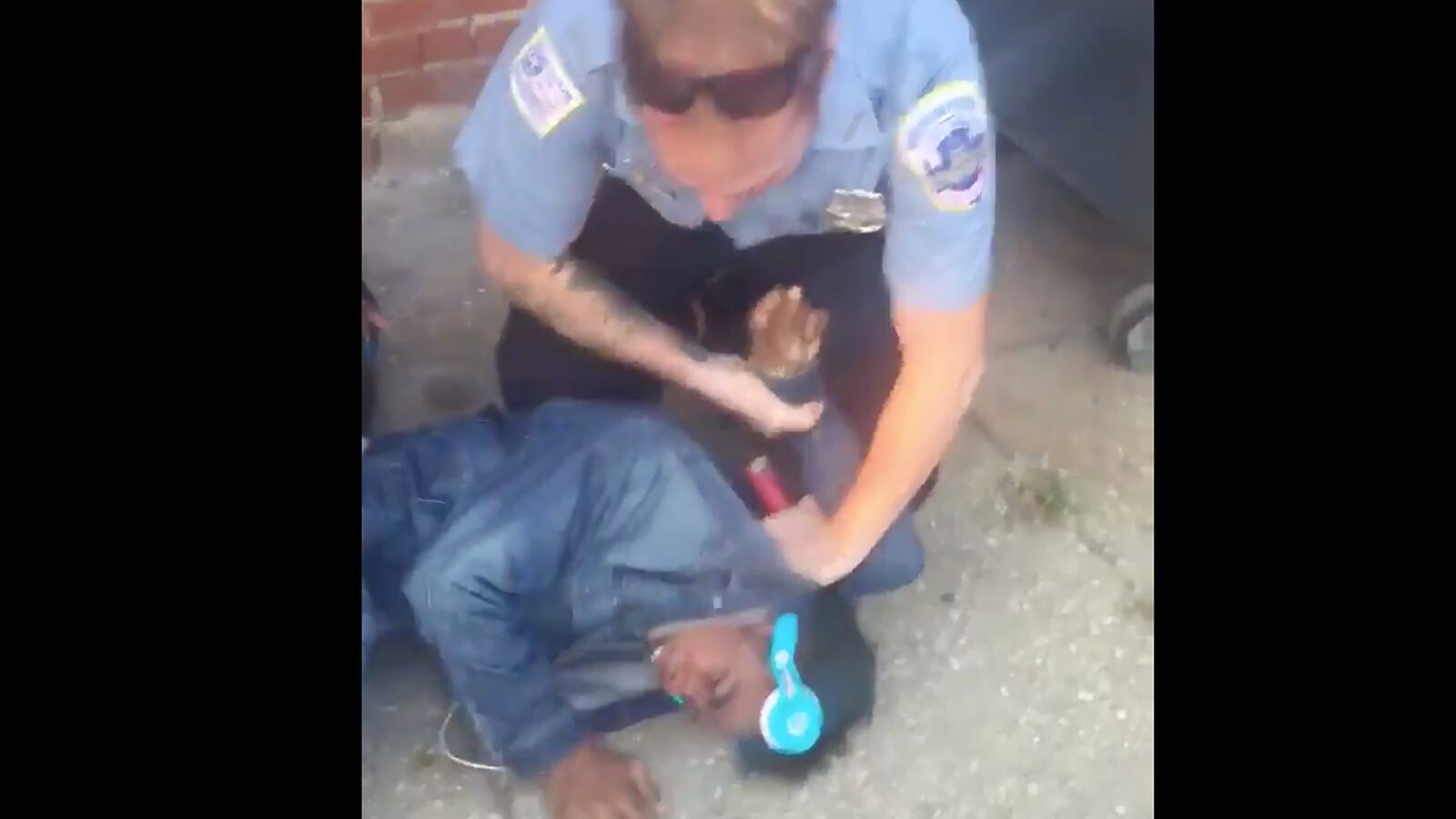 cheats/2015/10/13/dc-cops-harassed-teen-protests-erupt/151013-police-brutal-cheat_z67uhu