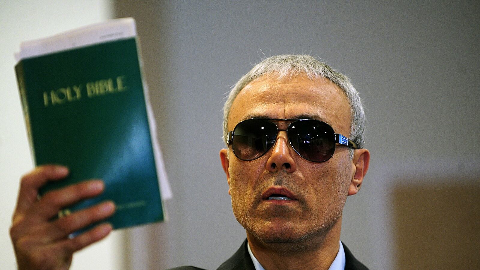 cheats/2014/12/27/would-be-pope-killer-revisits-vatican/141227-pope-flowers-cheat_wj29vy