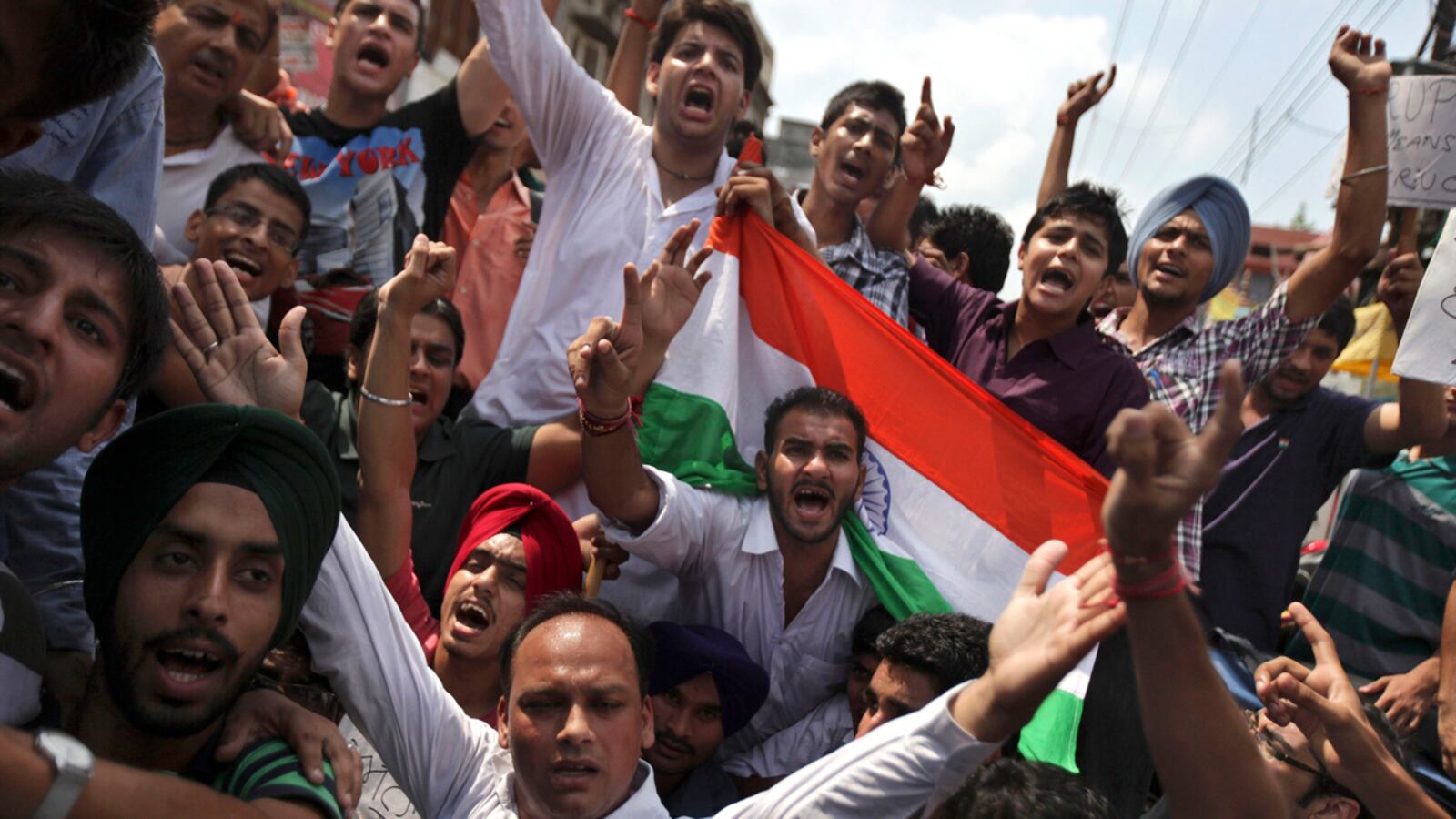 cheats/2011/08/23/india-s-upheaval-similar-to-u-k/india-protests-anna-hazare-cheat_xd5s9j