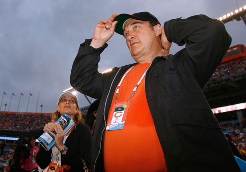 galleries/2011/02/05/celebrities-at-the-super-bowl/celeattend-super-bowl---jim-belushi_lbeslx