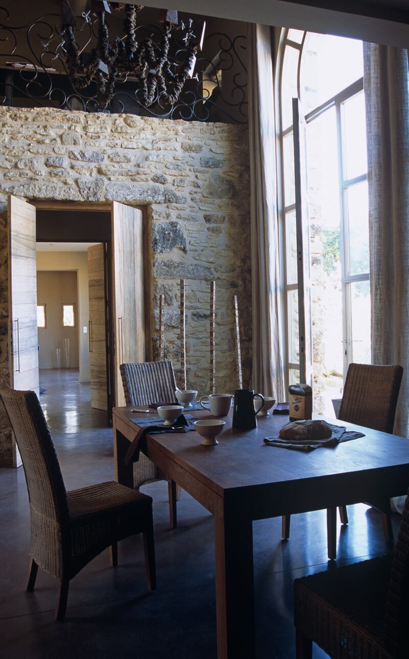 galleries/2013/10/06/omg-i-want-this-house-france-edition-photos/131004-omg-house14_s8wkwp
