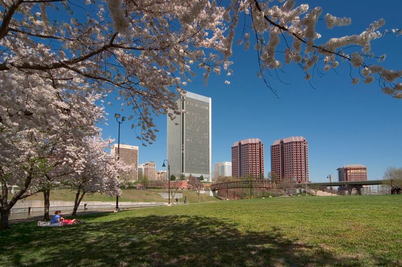 galleries/2014/02/14/best-cities-to-find-love-and-stay-in-love-photos/city-love-richmond_zlu4fp