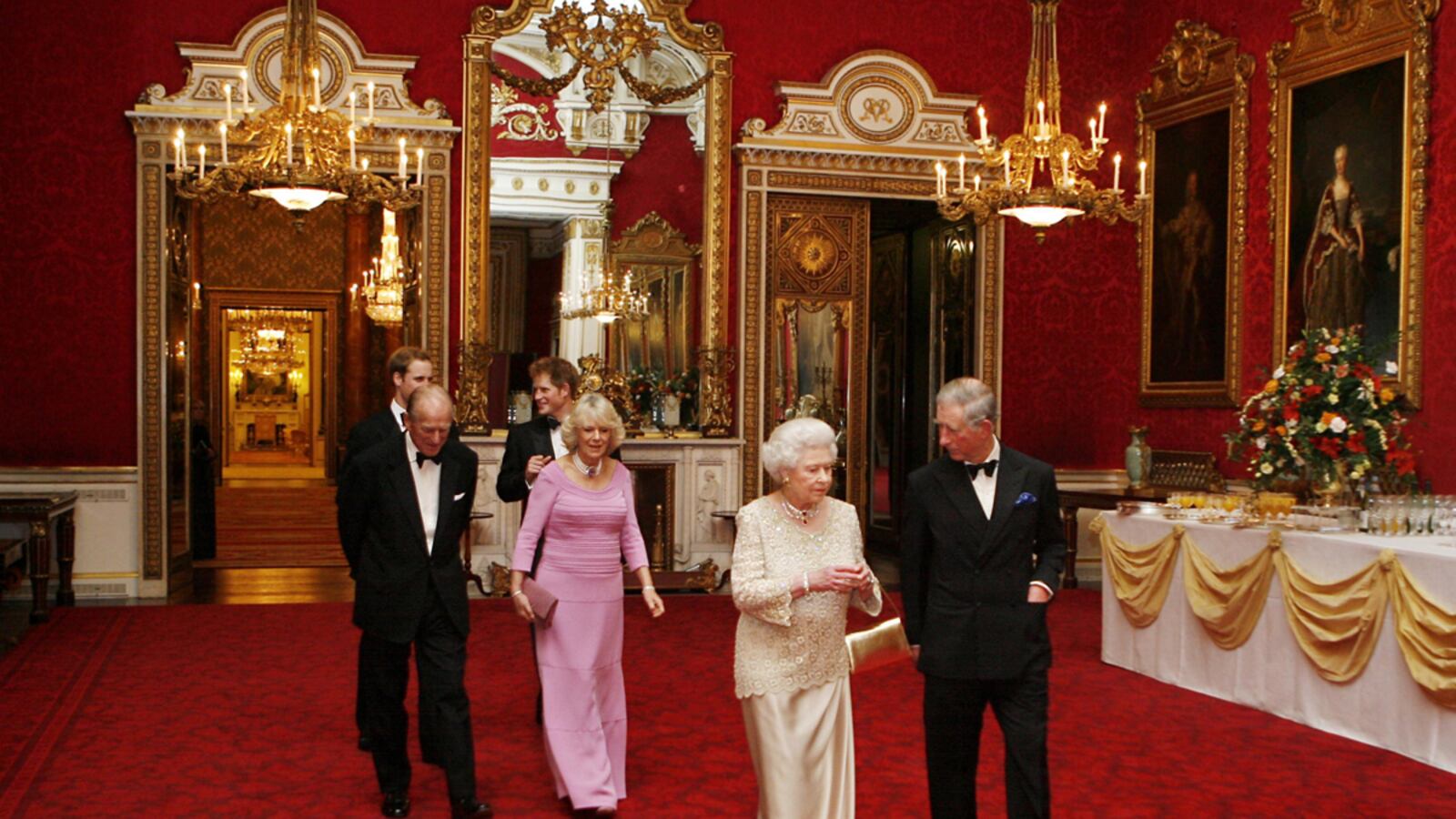 articles/2011/10/30/not-in-front-of-the-corgis-juiciest-bits-from-royal-expos/new-royal-book-queen-elizabeth-sykes_hxnyf3