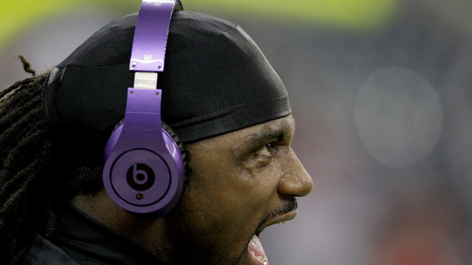 articles/2014/02/16/donte-stallworth-on-michael-sam-and-how-he-learned-to-accept-gays/140214-jacobs-stallworth-tease_tblywn