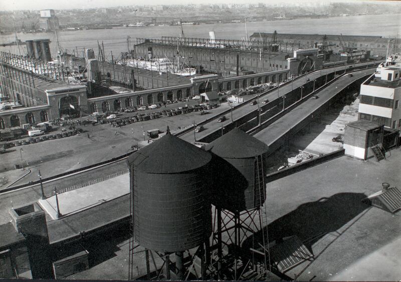 galleries/2016/01/09/these-iconic-new-york-city-photos-are-now-all-yours/160108-nypl-west-side1_zueayr