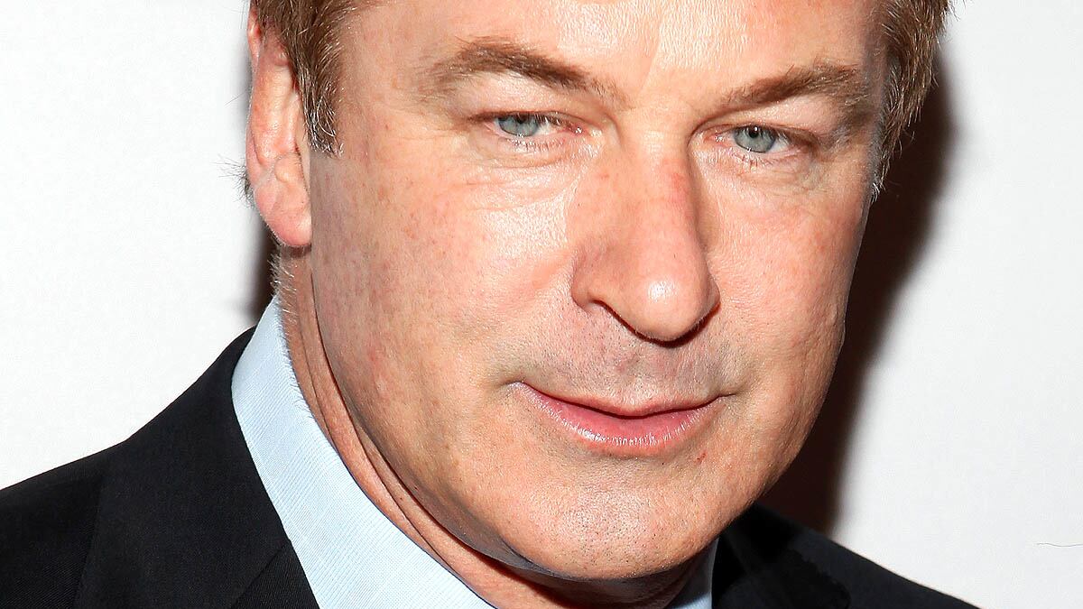 cheats/2012/04/09/alec-baldwin-stalker-arrested/alec-baldwin-generic-cheat_mvg39e