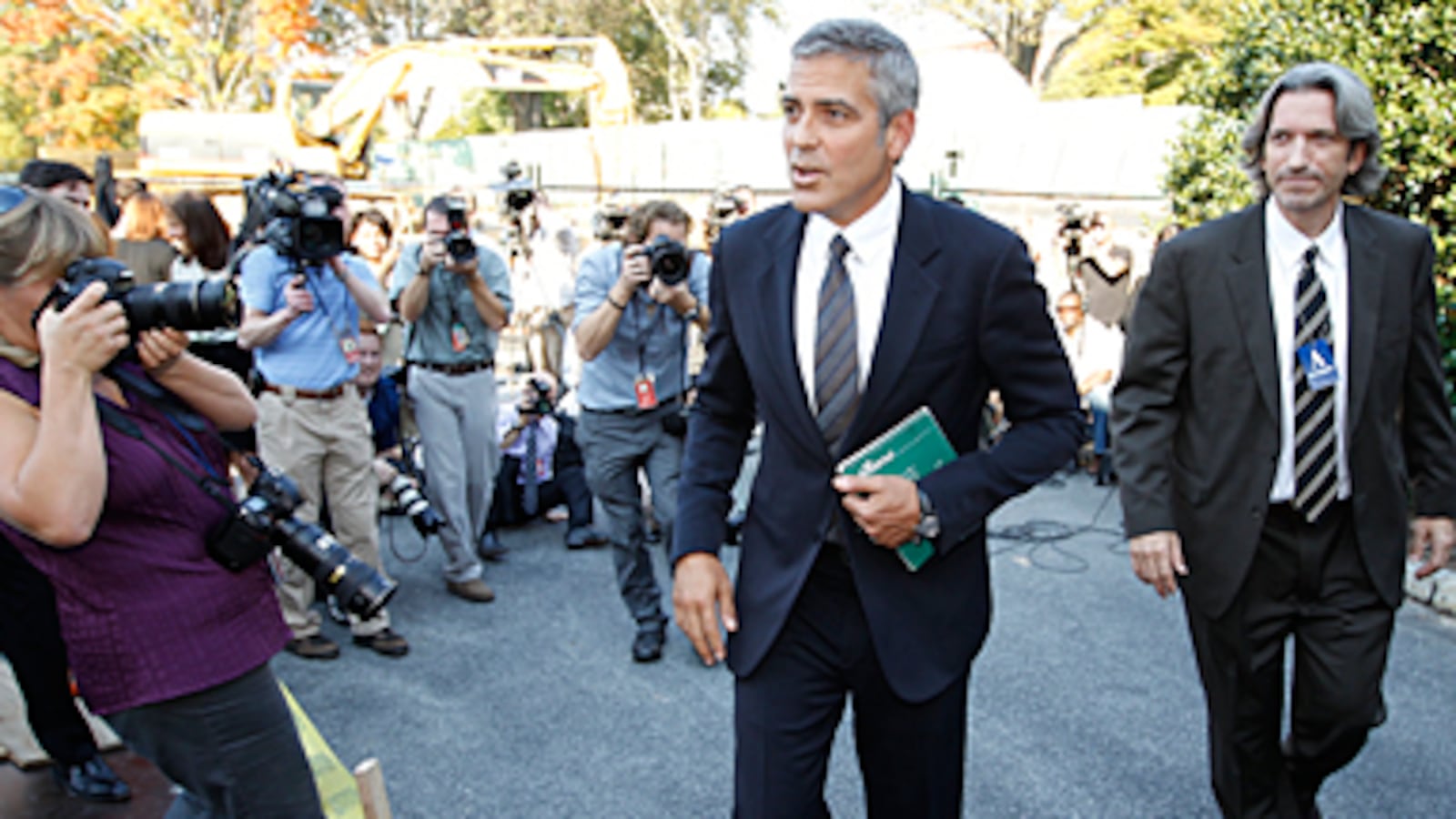 articles/2010/11/06/george-clooney-a-grand-bargain-for-peace-in-sudan/clooney-darfur-conflict_139287_ejzsyv