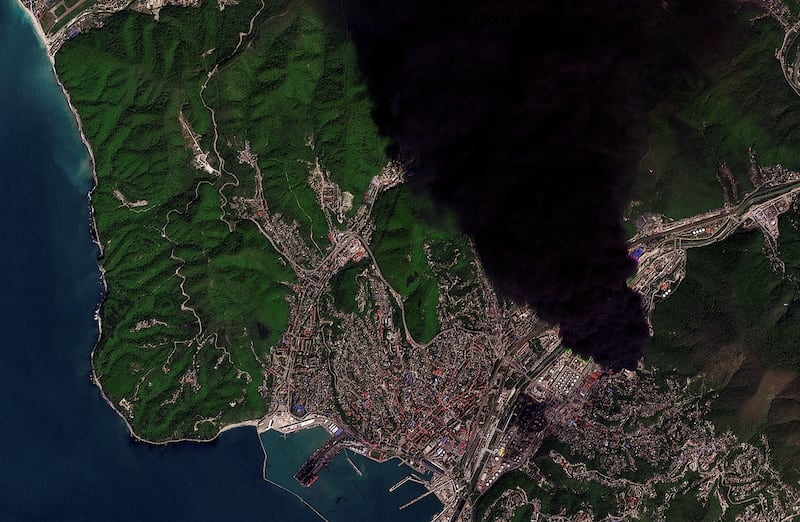 Smoke rises from the site following a Ukrainian drone attack that caused a fire at an oil refinery, amid the Russia-Ukraine conflict, in Tuapse, Krasnodar Krai, Russia, April 28, 2026. 2026 Planet Labs PBC/Handout via REUTERS ATTENTION EDITORS - THIS IMAGE WAS PROVIDED BY A THIRD PARTY. MANDATORY CREDIT.
