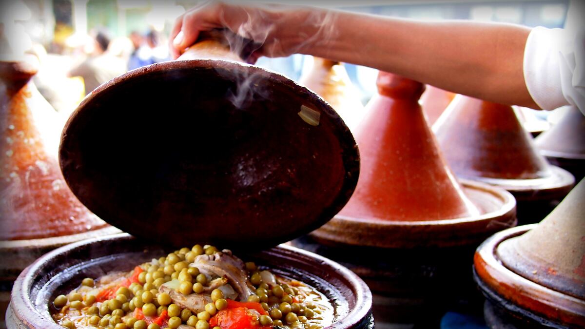 articles/2012/11/14/the-world-s-five-best-cheap-meals/five-cheap-meals-ettenberg-tease_ogya5v