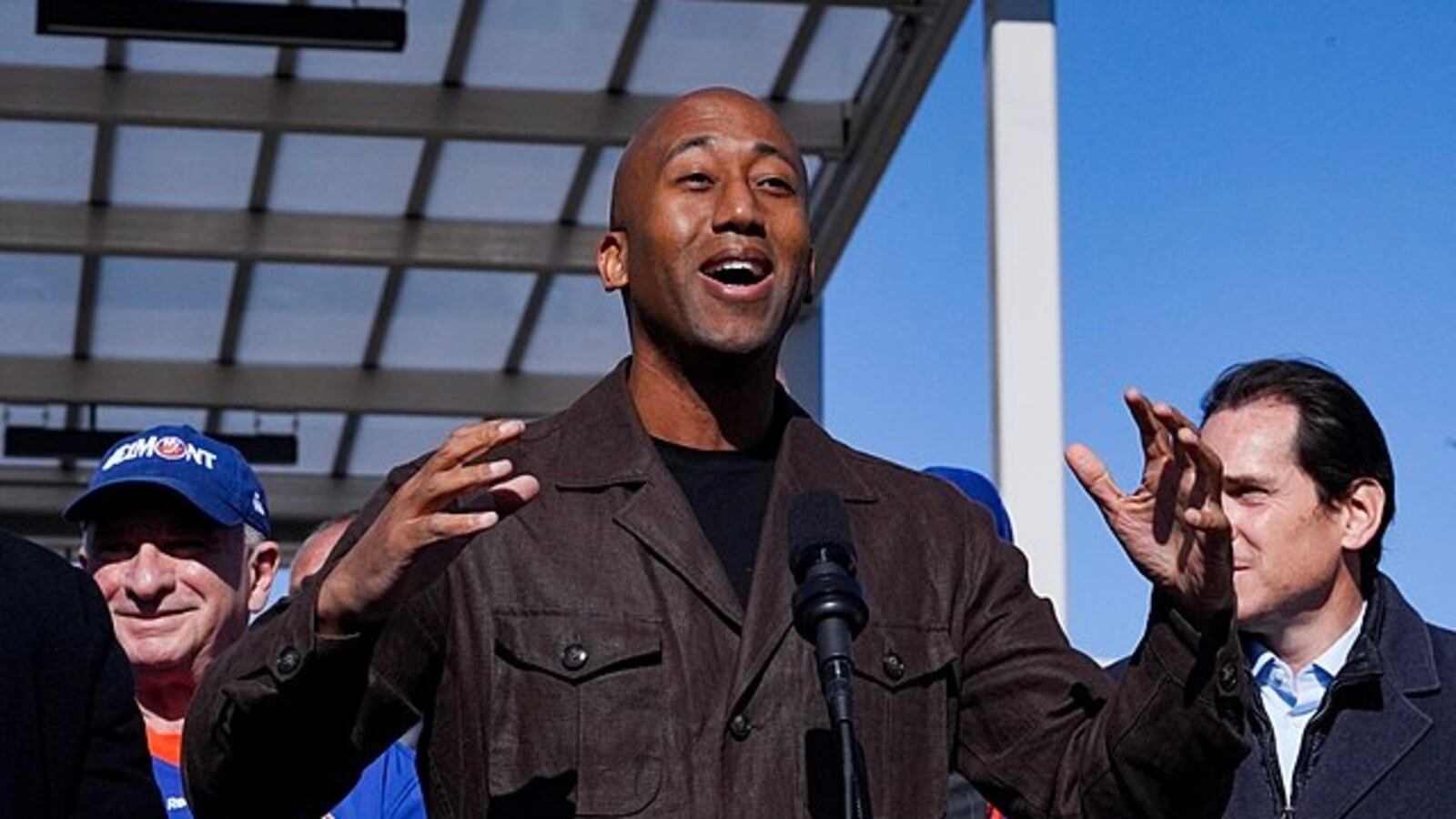 LIRR_Elmont__51683808272_nsnksv