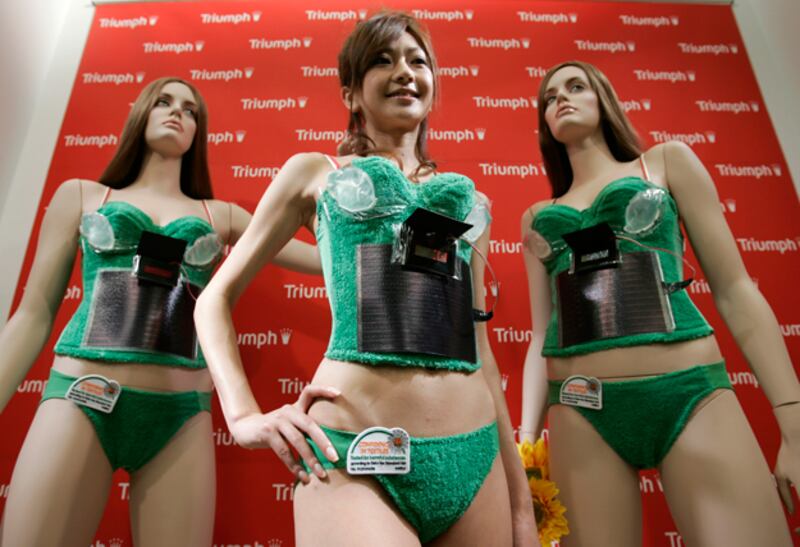 galleries/2010/10/20/most-expensive-bras/most-expensive-bras---solar_xi0v9h