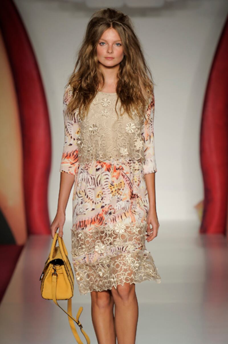 galleries/2011/10/07/evolution-of-the-handbag-photos/handbag-trends-8-mulberry_fwvwoq