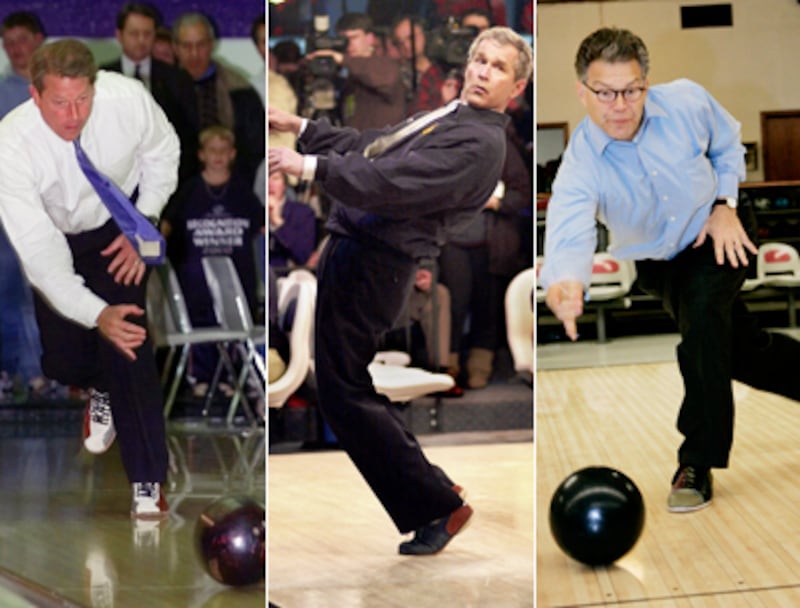 articles/2010/02/16/mitt-romney-bowls-for-dollars/jacomitt-romney-bowling_ksepke