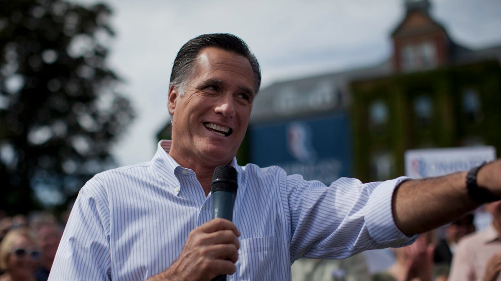 cheats/2012/08/21/romney-has-huge-cash-advantage/romney-money-advantage-cheat_e0xpcb