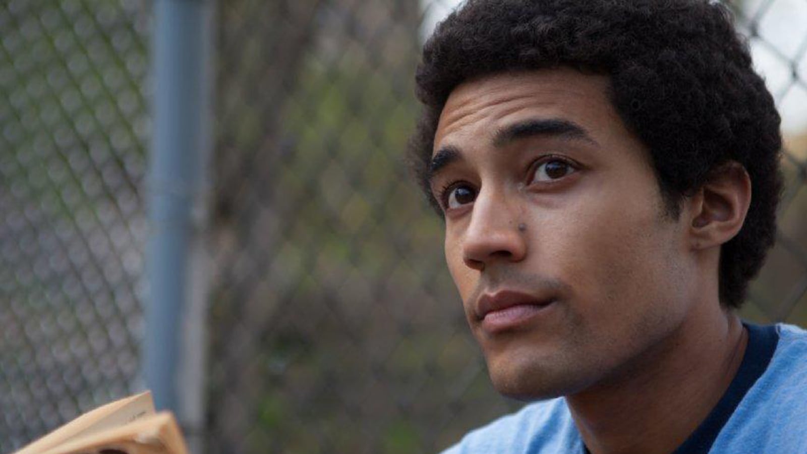 articles/2016/09/13/meet-the-hippie-weed-smoking-young-obama/160912-yamato-young-barry-tease_owfvxe