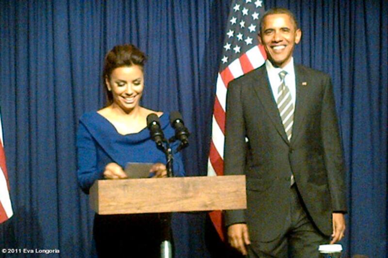 galleries/2011/10/26/celebrities-do-halloween-kelly-clarkson-j-lo-more-twitter-pictures/twitpics-eva-longoria_ffoigv