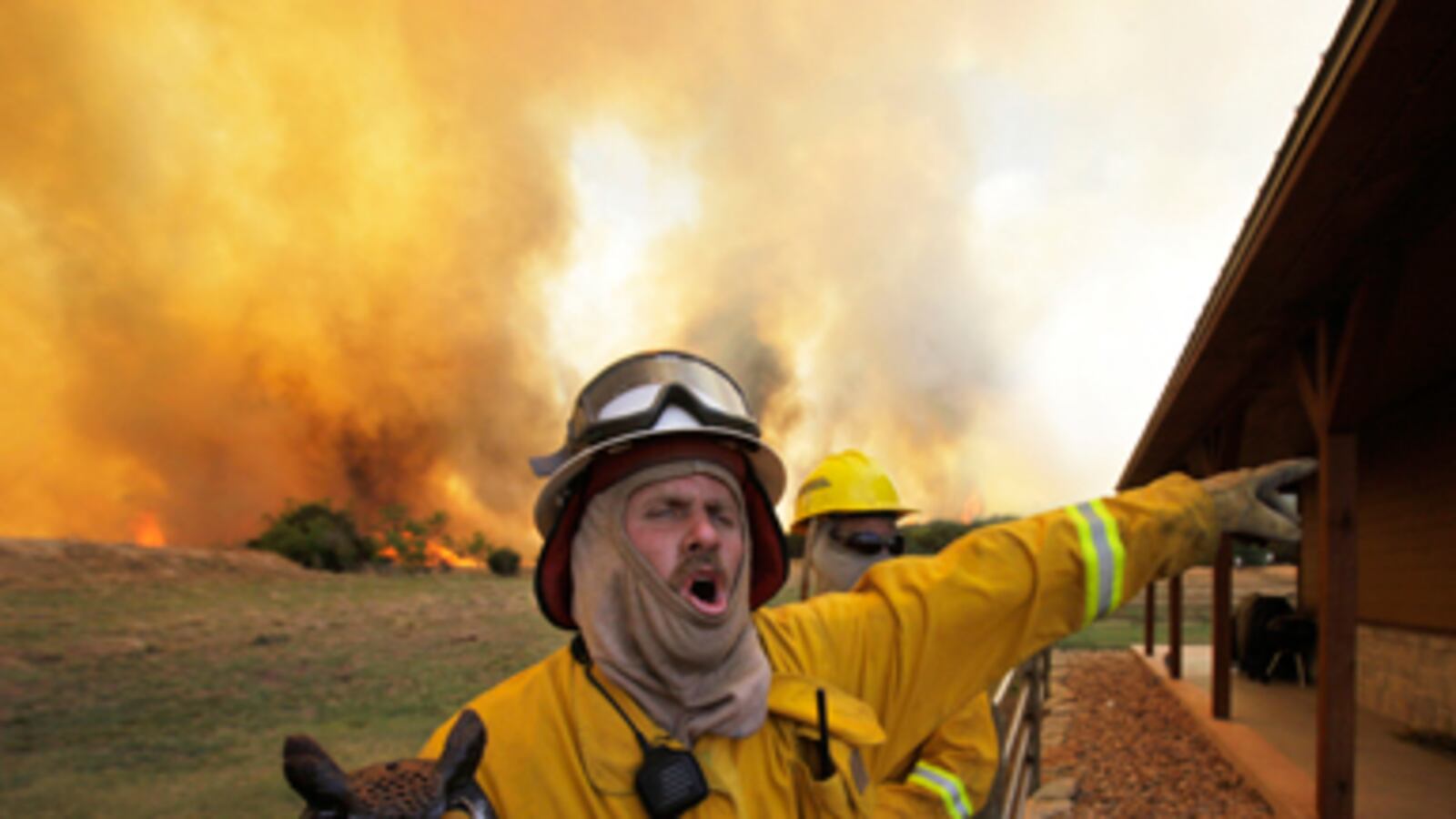 cheats/2011/04/20/texas-fights-huge-wildfires/texas-fires-1_phtkow