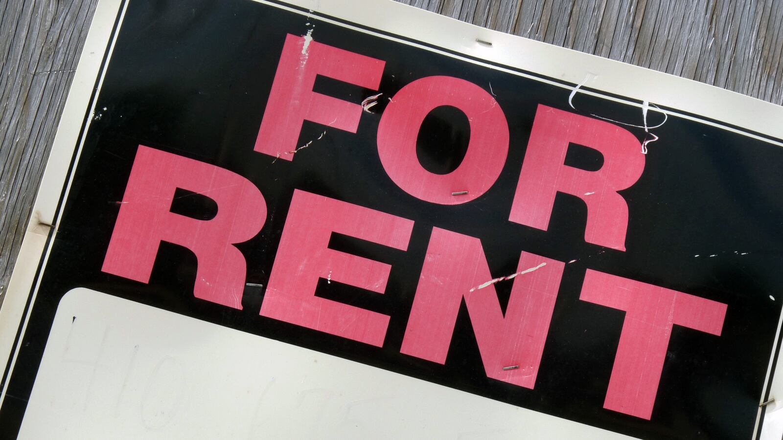 articles/2014/04/21/the-rent-bubble-is-going-to-blow-up-across-the-country/140420-surico-rent-tease_y2jtfk