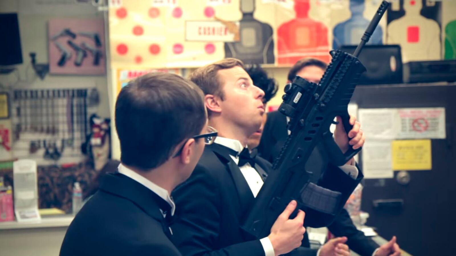 articles/2015/01/20/first-timers-shoot-assault-rifles/first-timers-shoot-assault-rifles-image_jxr0nx