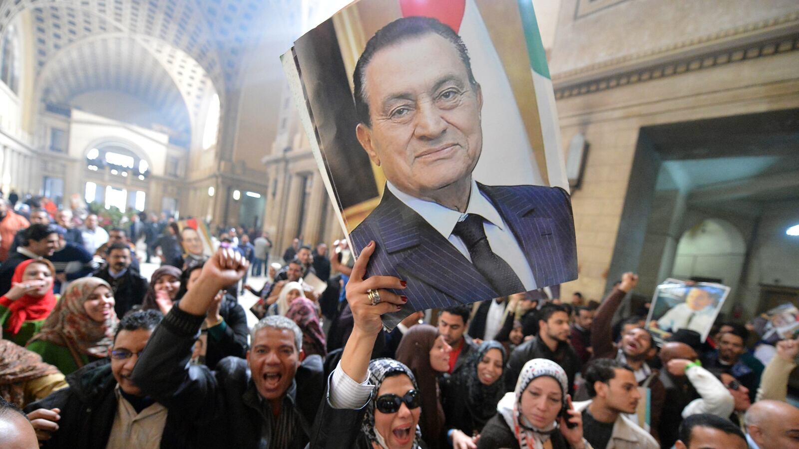cheats/2013/01/13/court-orders-mubarak-retrial/130113-mubarak-retrial-cheat_i4ytyq