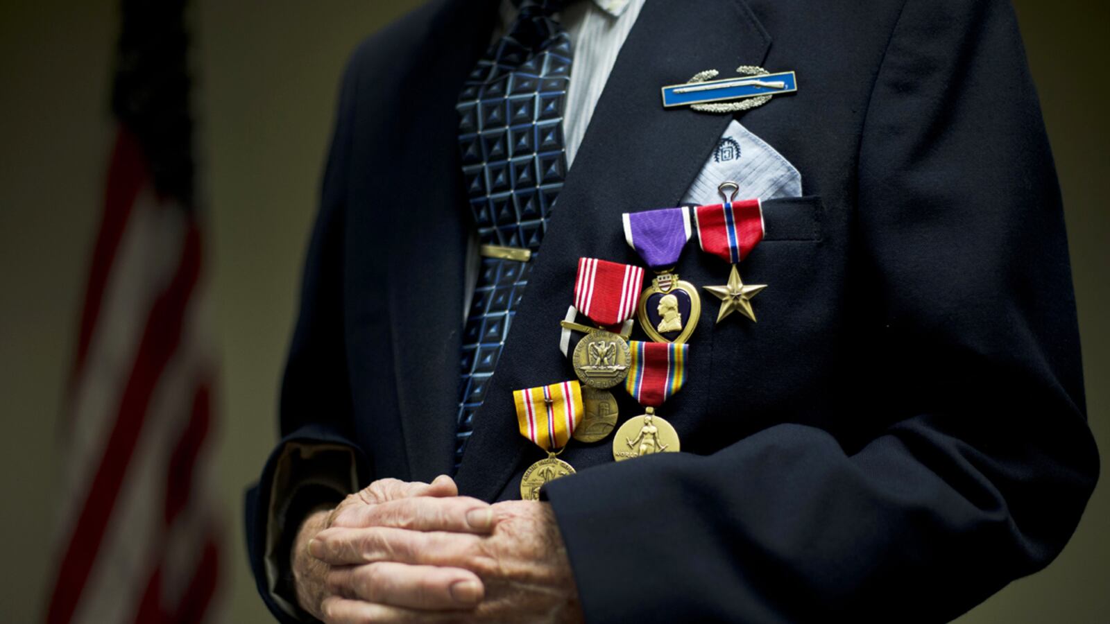 articles/2012/12/12/vetchat-how-to-deal-with-loss-this-holiday/vet-chat-morrison-tease_by9ct4