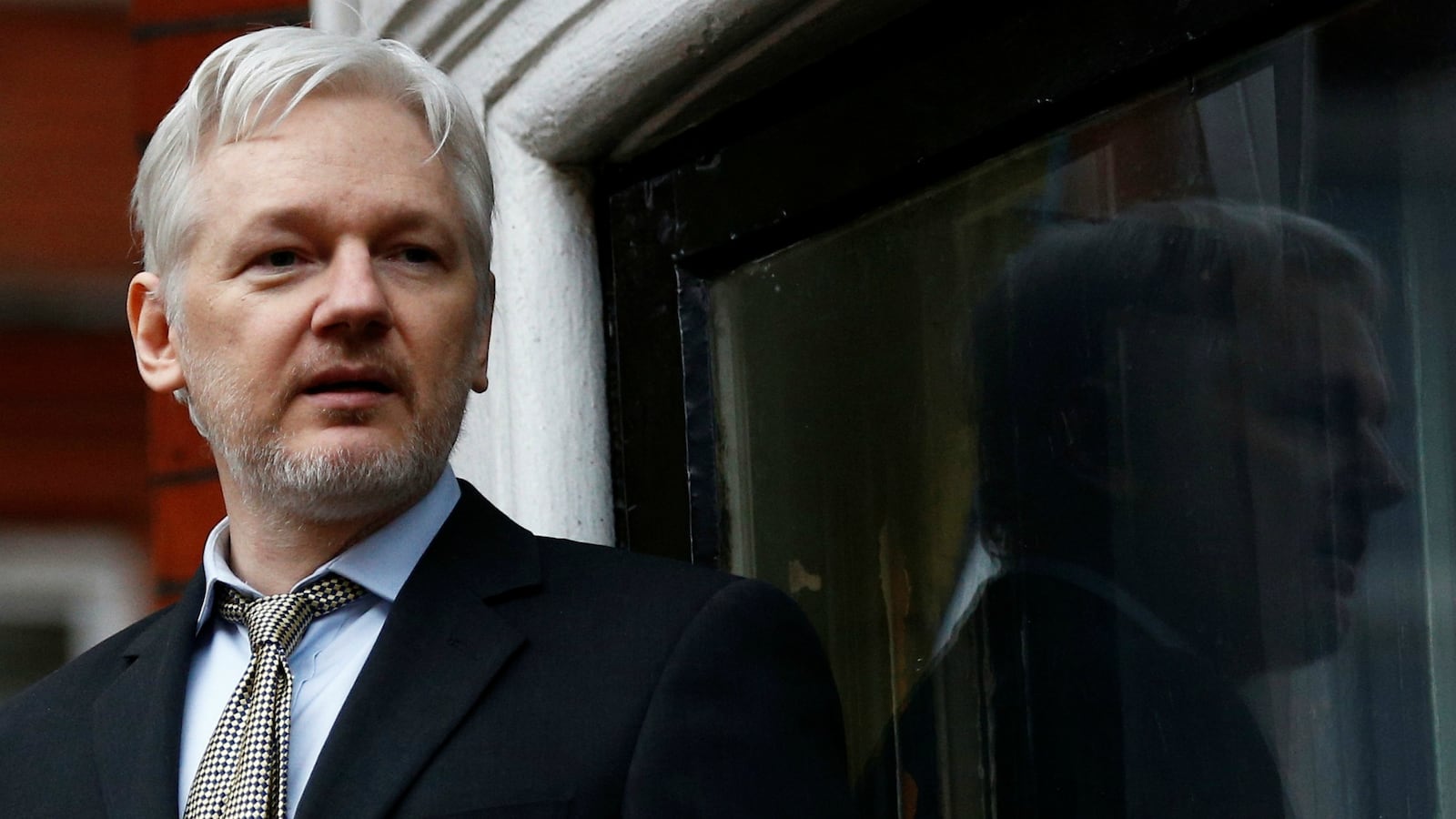 cheats/2016/07/26/wikileaks-held-dnc-emails-for-weeks/160726-assange-timed-leak-cheat_bryud6