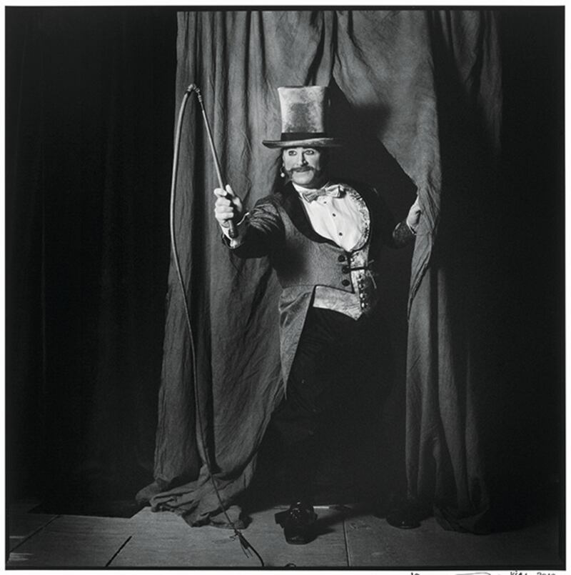 articles/2014/12/01/a-backstage-love-affair-with-cirque-du-soleil/141128-mcnearney-soleil2-embed_vimgqw