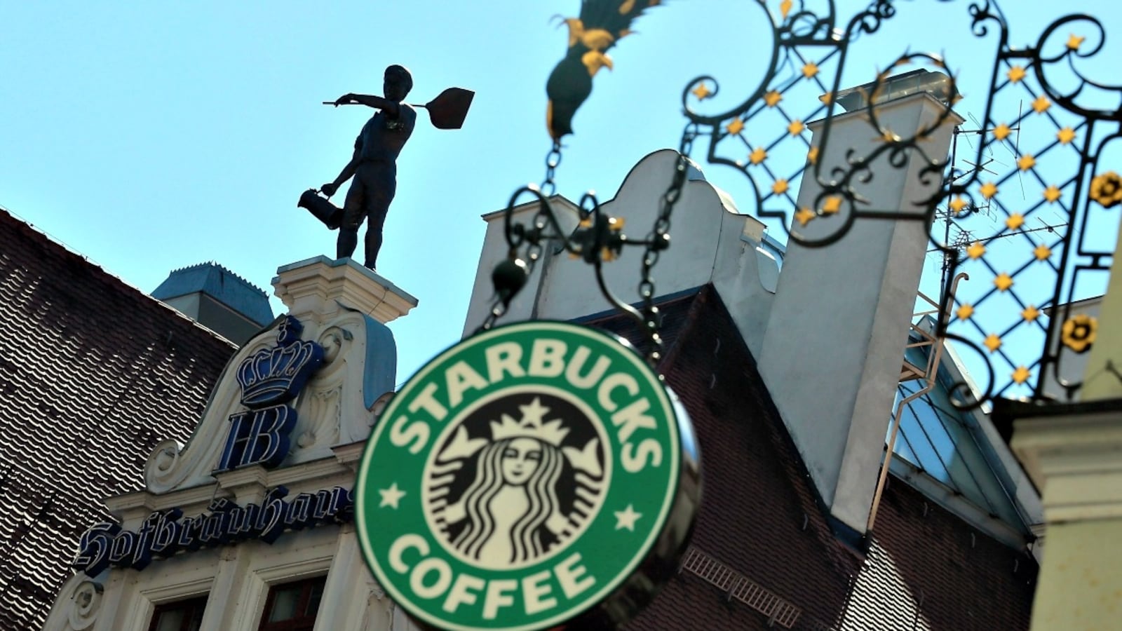 cheats/2012/10/05/pumpkin-latte-shortage-at-starbucks/starbucks-pumpkin-shortage-cs_uuivku