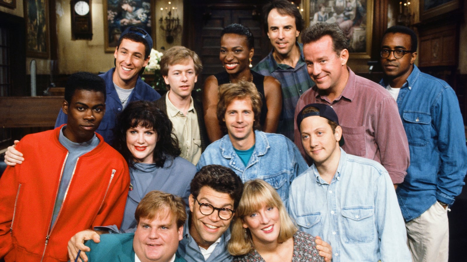 Adam Sandler, David Spade, Ellen Cleghorne, Kevin Nealon, Phil Hartman, Tim Meadows (2nd row) Chris Rock, Julia Sweeney, Dana Carvey, Rob Schneider (front row l-r) Chris Farley, Al Franken, Melanie Hutshell
Season 18 Cast 1992
