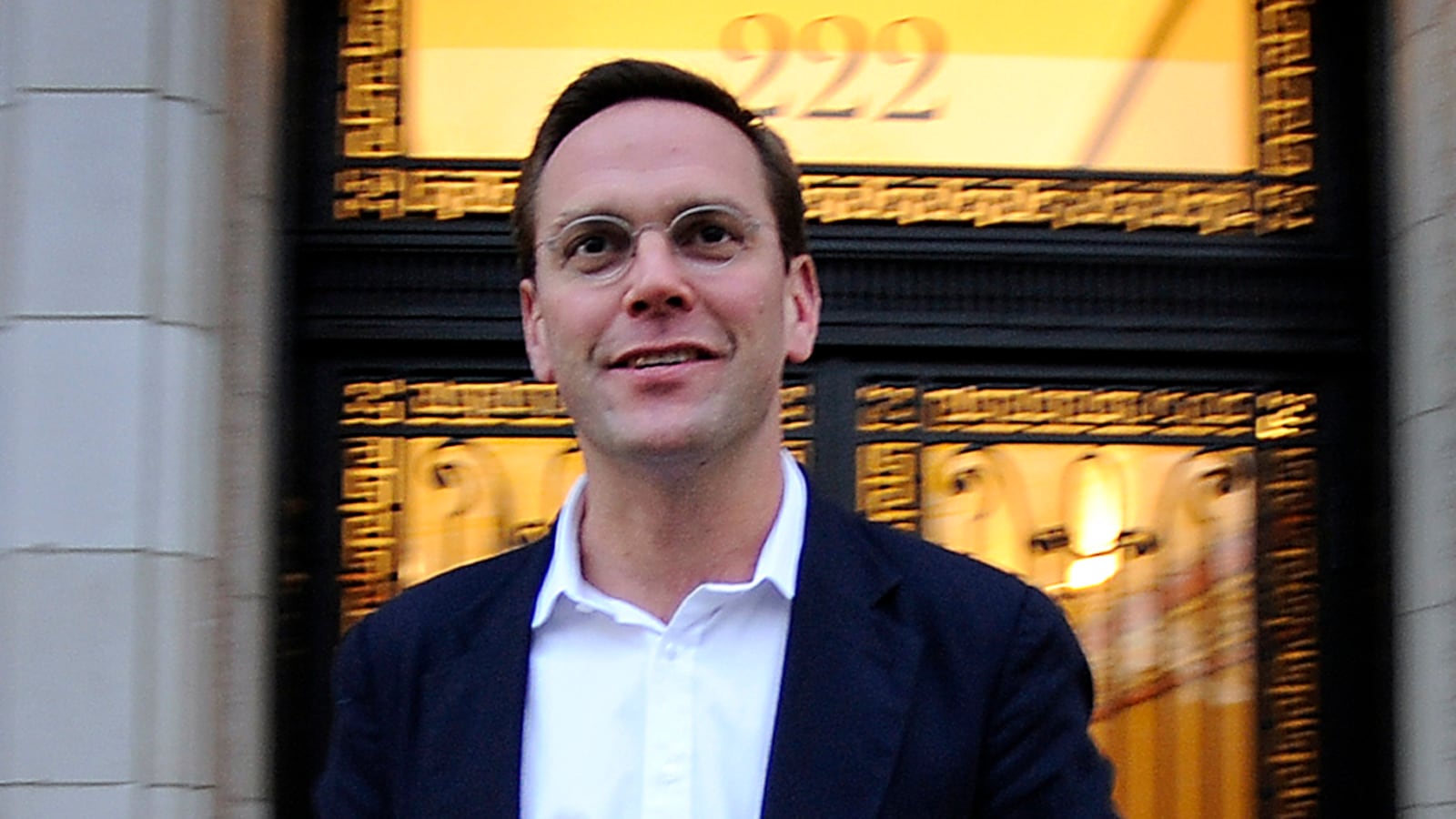 articles/2012/02/29/james-murdoch-resigns-but-phone-hacking-crisis-shows-little-sign-of-abating/james-murdoch-resigns_qujoai