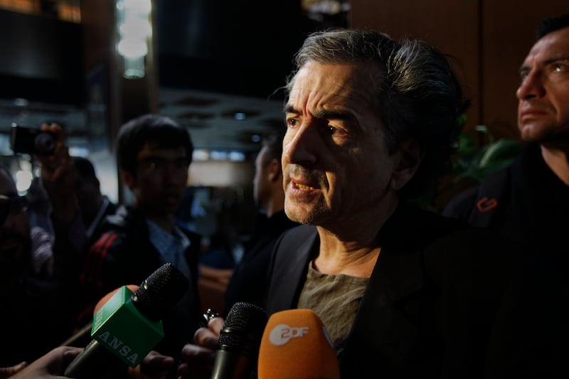 galleries/2011/07/06/dominique-strauss-kahn-case-anne-sinclair-cyrus-vance-jr-and-more-key-players/dsk-bernard-henri-levy_tmqbbx