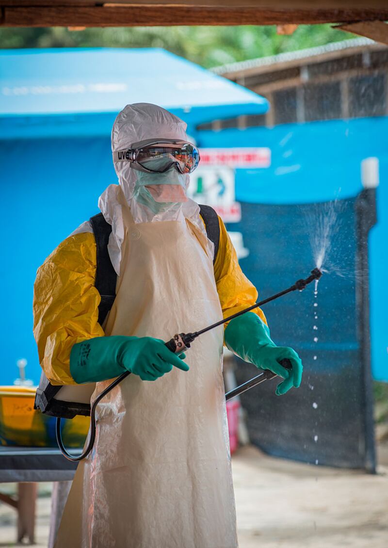 galleries/2014/11/12/liberia-s-ebola-corpse-squads-photos/141111-biro2-ebola5-tease_wwxckr