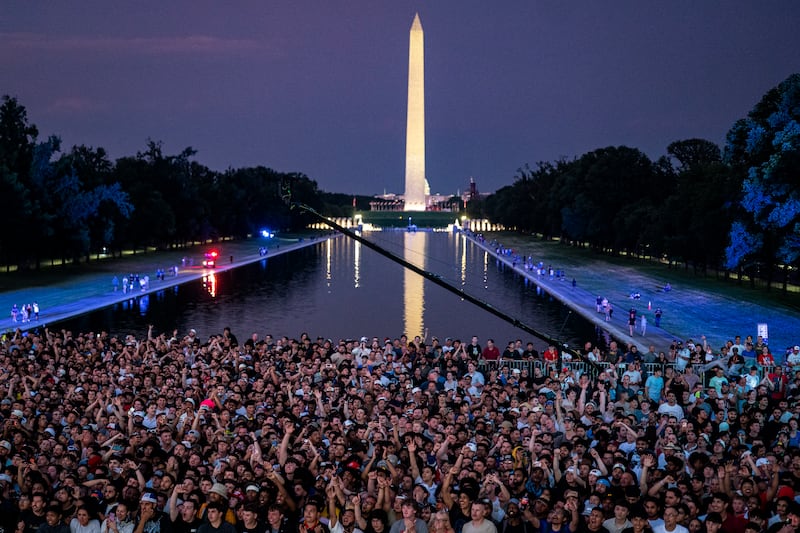 WASHINGTON, DC - JUNE 12: Fans gather prior to a press conference at the Lincoln Memorial ahead of the upcoming UFC Freedom 250 fight on the South Lawn of the White House on June 12, 2026 in Washington, DC. UFC Freedom 250 will take place this Sunday, June 14th. (Photo by Al Drago/Getty Images)
